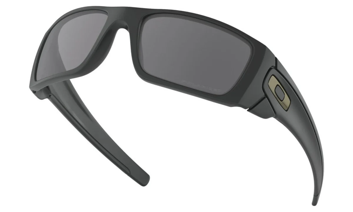 Oakley Fuel Cell Sunglasses - Matte Black/Grey Polarized - Image 5